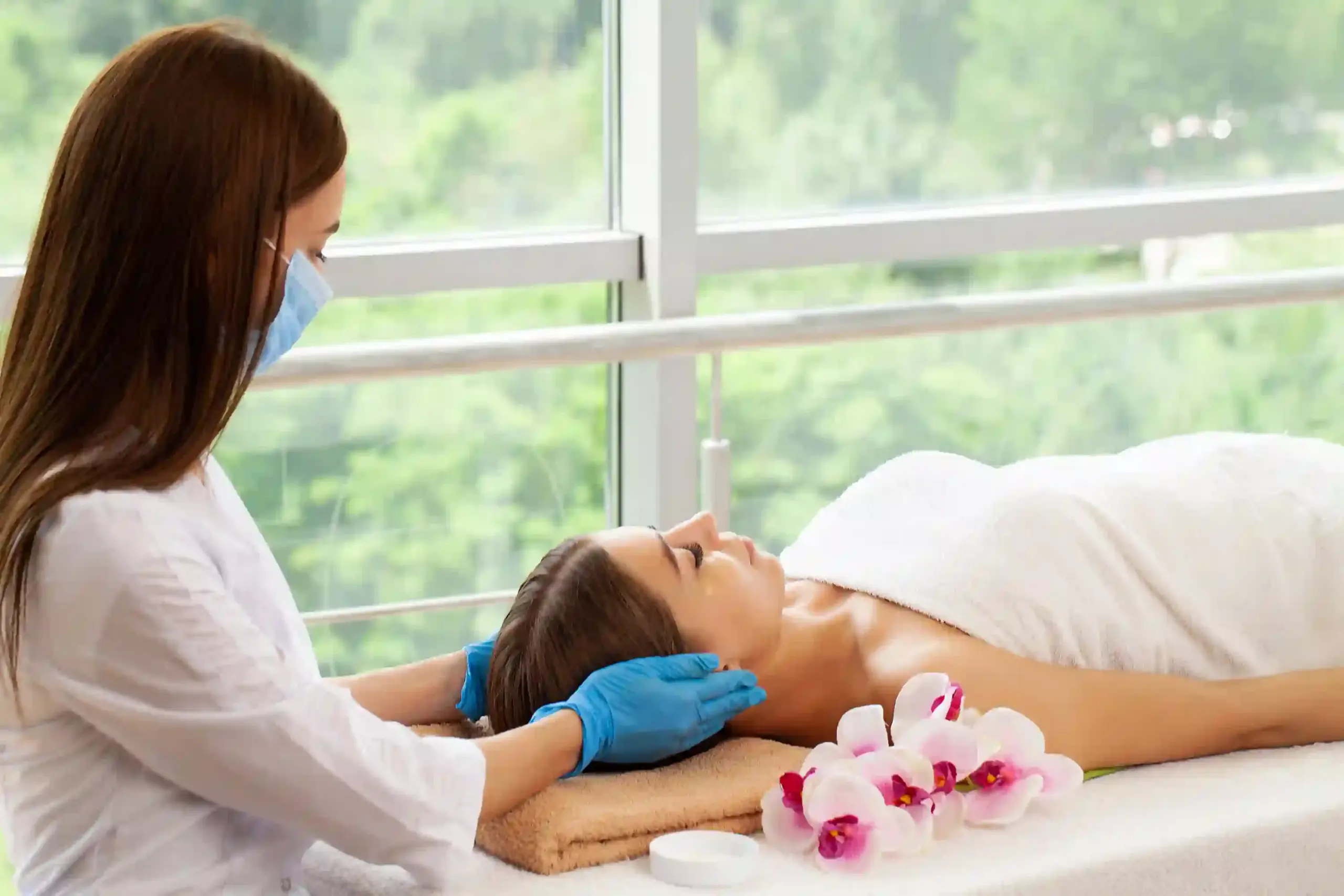 Aqua Pure mit Hals und Dekolleté